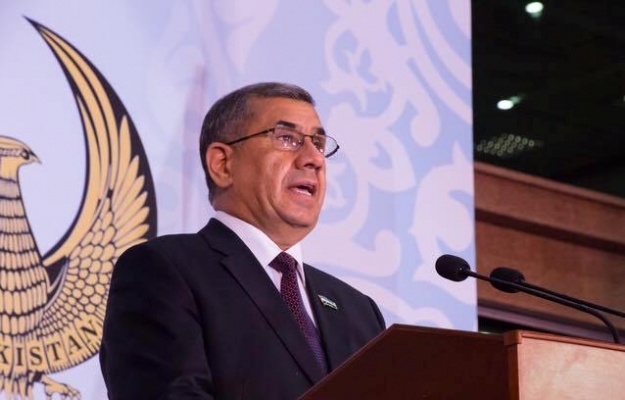 Сенатор высказался о неуважении к узбекскому языку