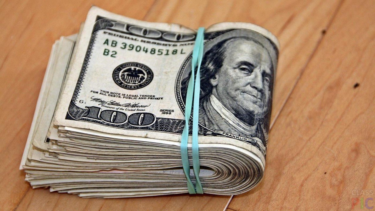 Опубликован курс инвалюты: доллар подорожал под Новый год