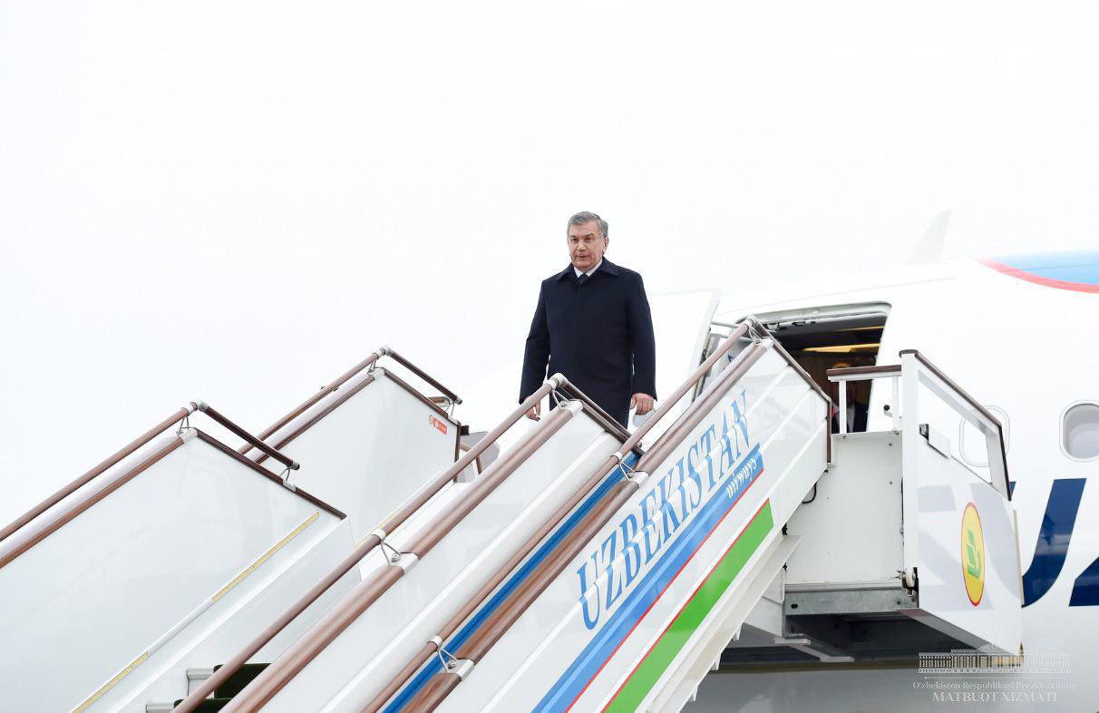Президент прибыл в Самарканд с рабочим визитом