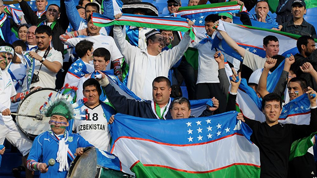 Побывавшие на Кубке Азии узбекские болельщики спели и станцевали на улицах Дубая (видео)