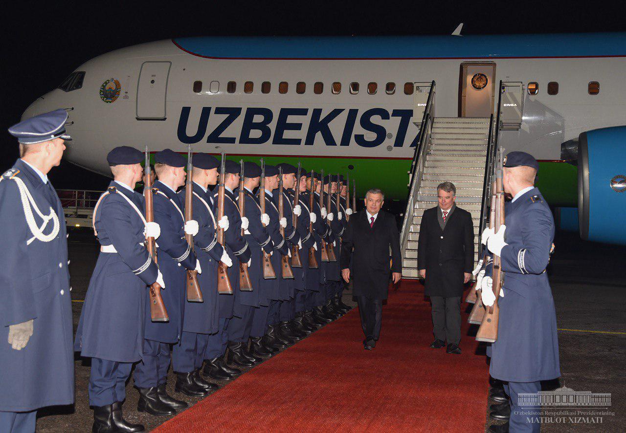 Шавкат Мирзиеёв прилетел в Берлин: начался официальный визит президента в Германию (фото)