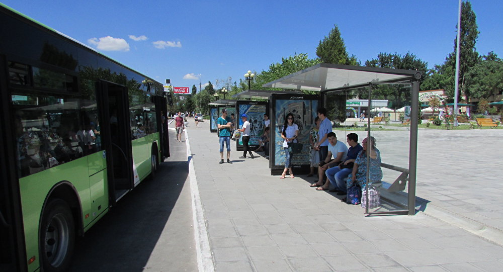 В Ташкенте водители автобусов не помогли инвалиду заехать в авто и поплатились