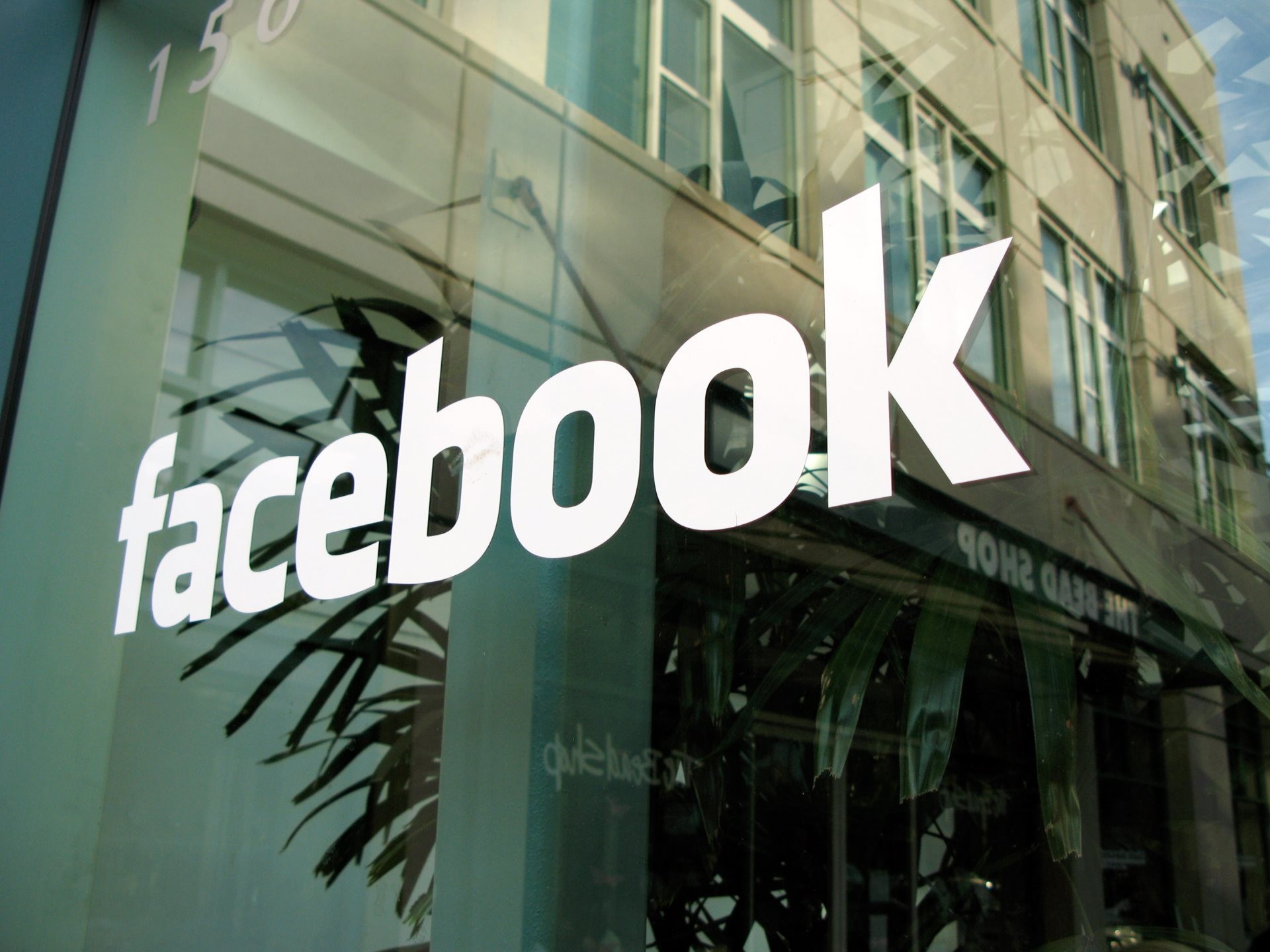 Налоговая Узбекистана попросила Facebook закрыть фейковые аккаунты