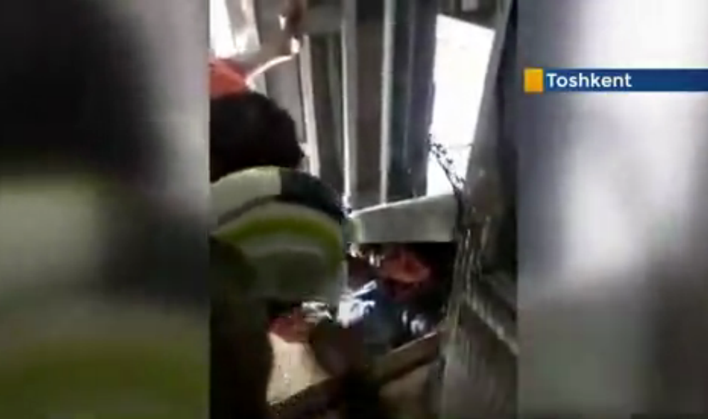 В Ташкентских новостройках строителя придавил лифт (видео)