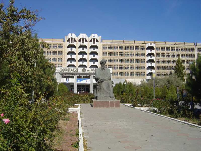 Студентка выбросилась из окна общежития Ташкентского технического университета 
