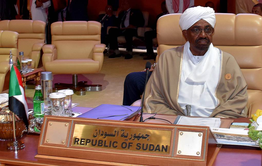 Президент Судана подал в отставку 