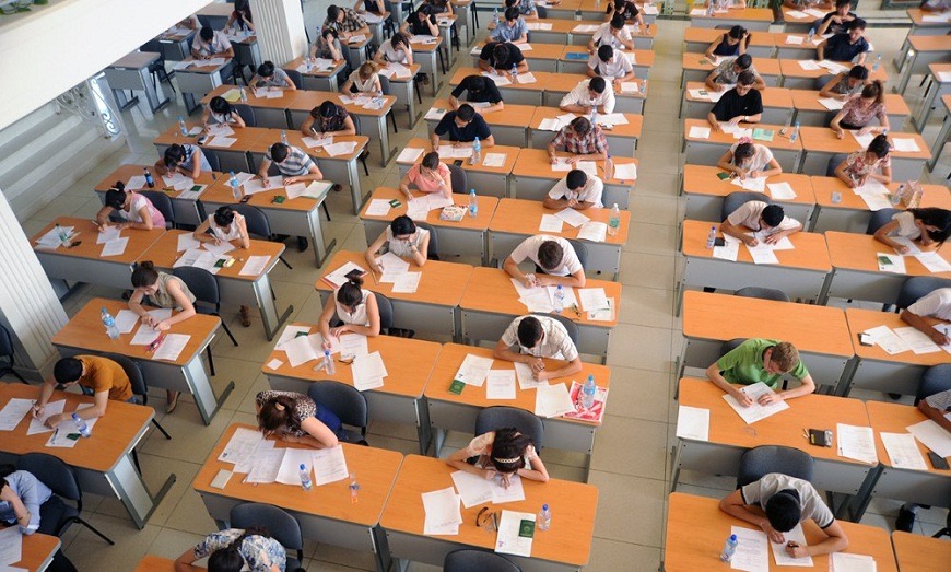 Минюст высказался о плате за допуск к экзаменам в вузах