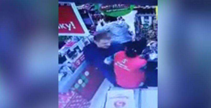 В тульском супермаркете пьяный мужчина жестоко расправился с продавщицей из Узбекистана (видео 18+)