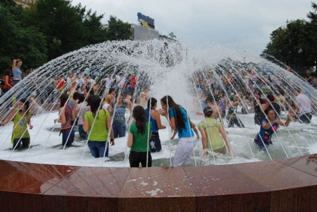 Узбекистанцам пообещали летнюю жару