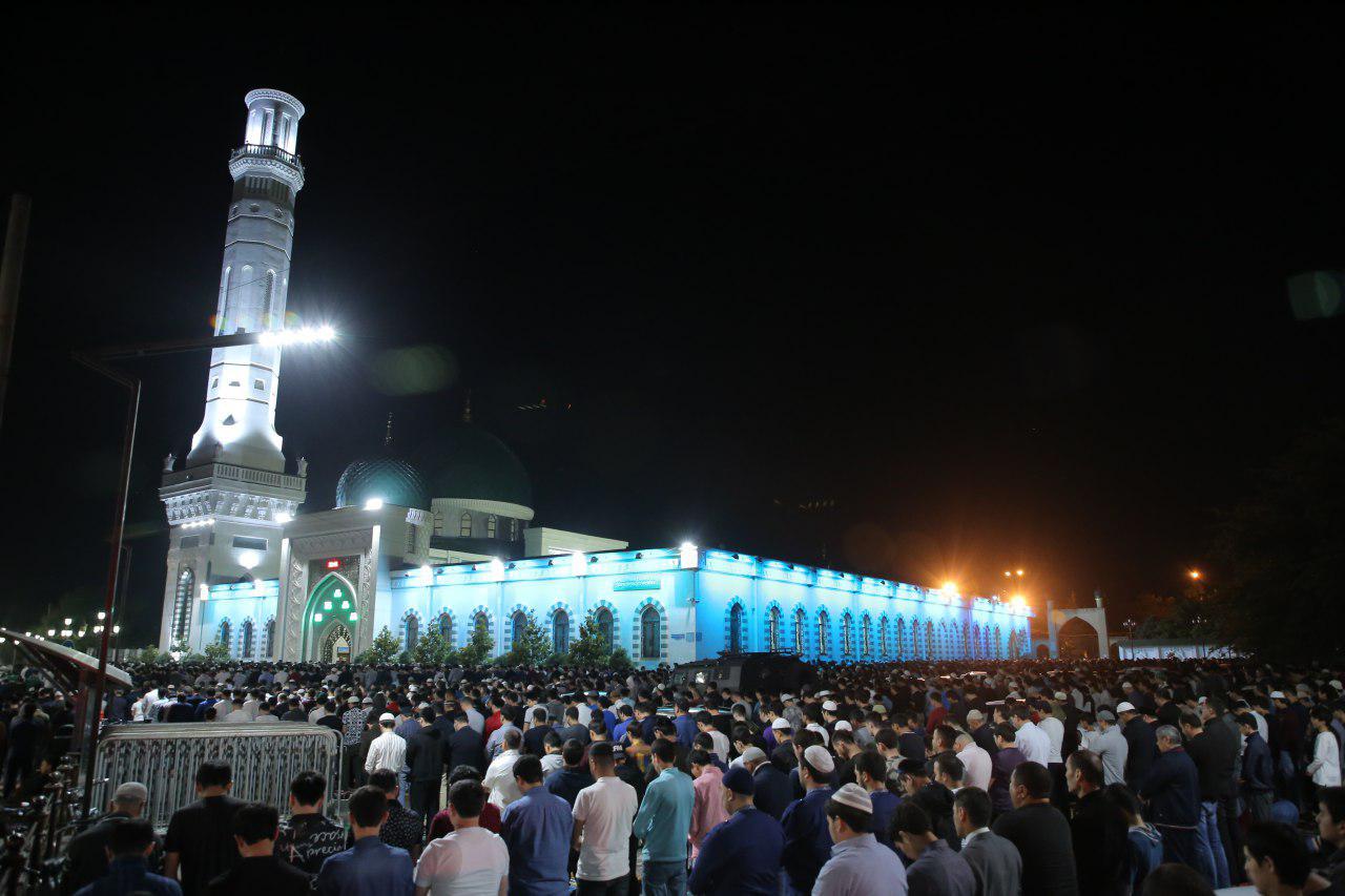 В Узбекистане тысячи мечетей начали Хатму-ль-Куръан