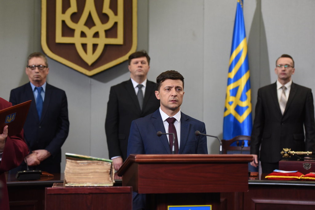 После инаугурации Зеленского крупные чиновников Украины подали в отставку 