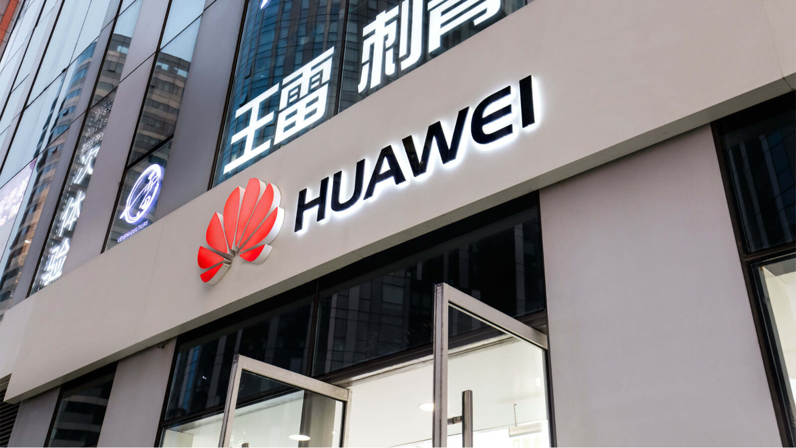 Huawei заявила о готовности заменить Android и Windows собственной ОС в 2019 году