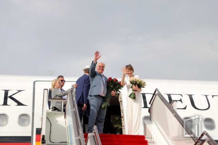 Президент Германии завершил визит в Узбекистан 