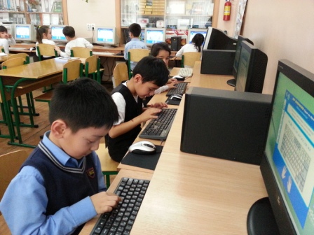 Более двух тысяч узбекских школ обзаведутся современными компьютерами