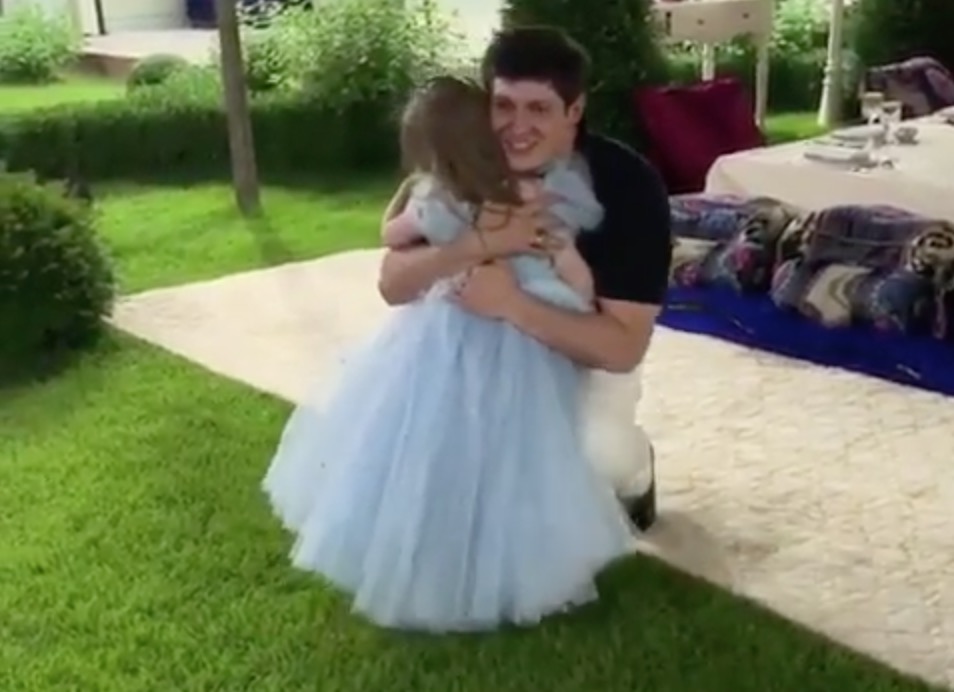 «Моя принцесса»: зять президента опубликовал милое видео танца с дочерью 