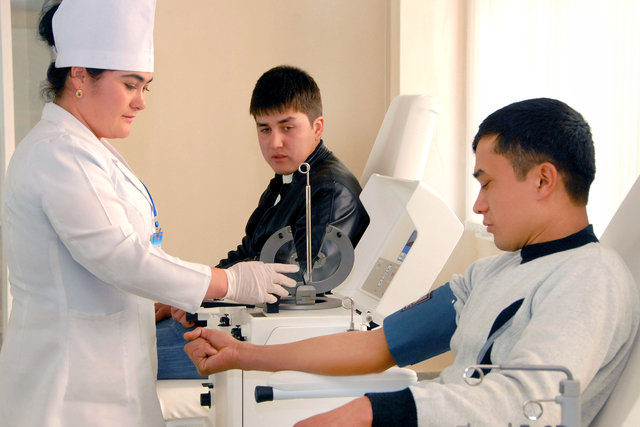 Порядка 400 человек в Ташкенте приняли участие в благотворительной акции «Донор жизни»