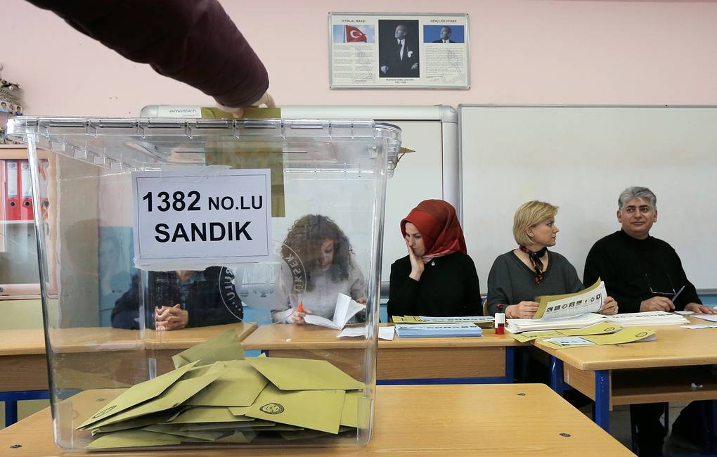 На повторных выборах мэра Стамбула снова победил кандидат от оппозиции