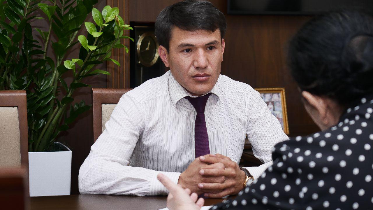 «Мой пост про женщин — это не мое мнение, а просто сведение»: депутат Кабул Дусов 