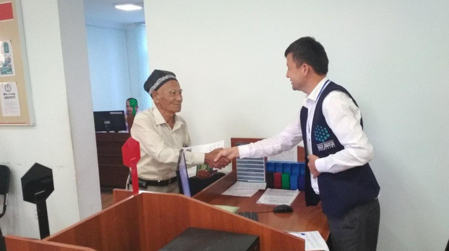 В  Сурхандарьинской области абитуриентом двух ВУЗов стал 80-летний пенсионер 