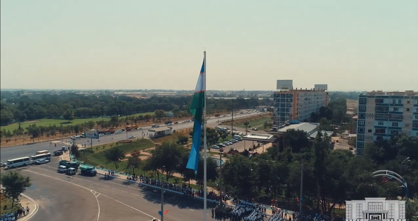 В Ташкенте установлен третий гигантский флаг