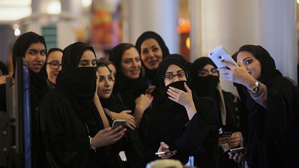 Женщинам в Саудовской Аравии разрешили самостоятельно выезжать за границу