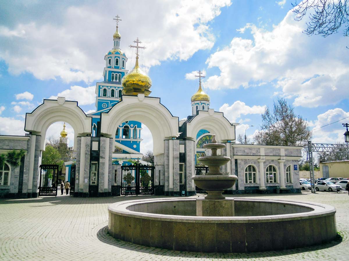 Свято-Успенский собор Ташкента обратился в Госкомтуризм с жалобой на туристов
