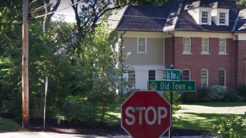 В Массачусетсе трижды украли дорожный указатель на улице Оld Town Road
