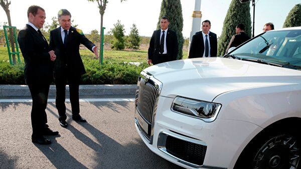  Президент Туркмении захотел всю линейку автомобилей Aurus