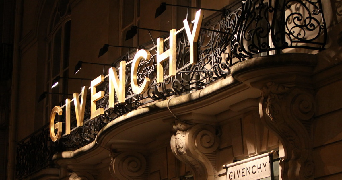 Givenchy вслед за Versace извинилась перед Китаем  