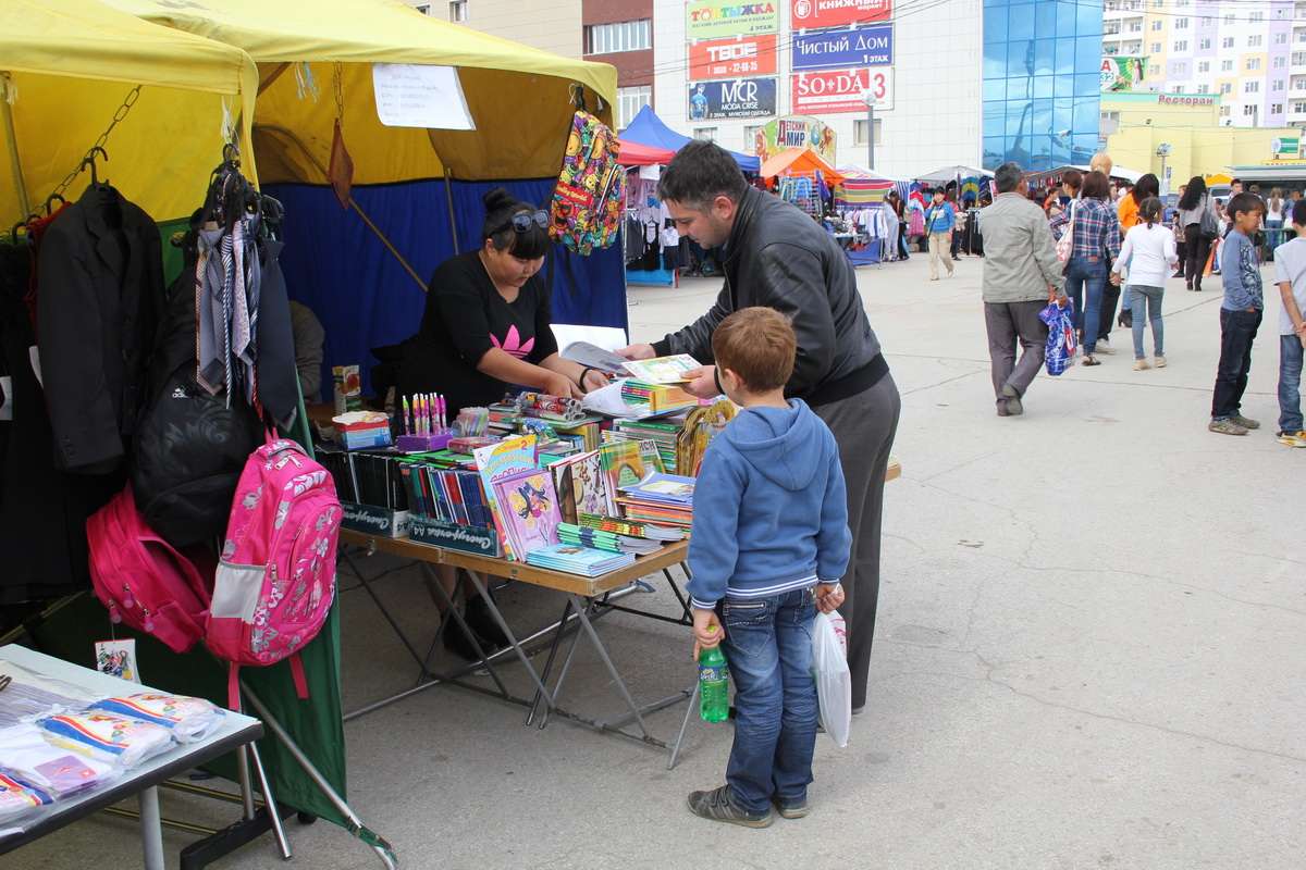 В Ташкенте продлили работу школьных базаров на месяц