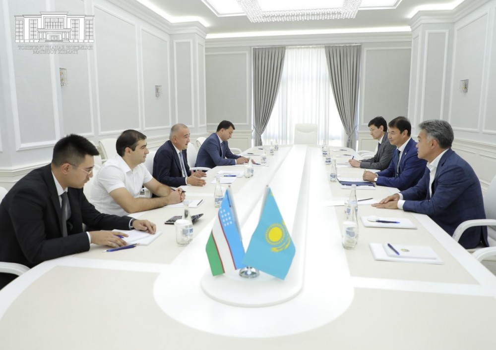 Хоким Ташкента встретился с послом Казахстана