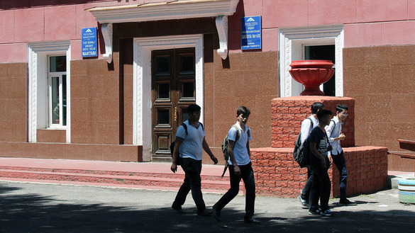 В Узбекистане реконструируют сотни школ и соцобъектов