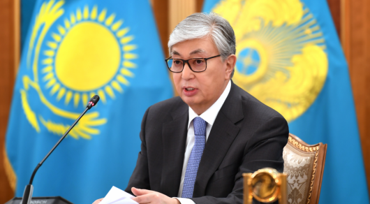 Токаев поздравил казахстанцев с Днем Конституции