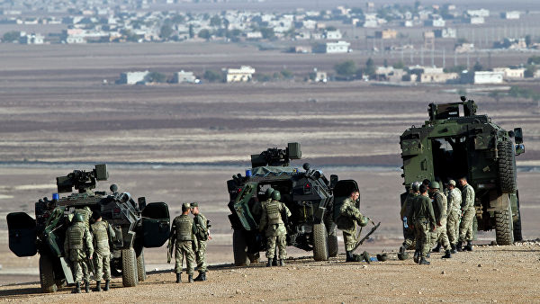 Турция перебрасывает бронетехнику  на границу с Сирией 