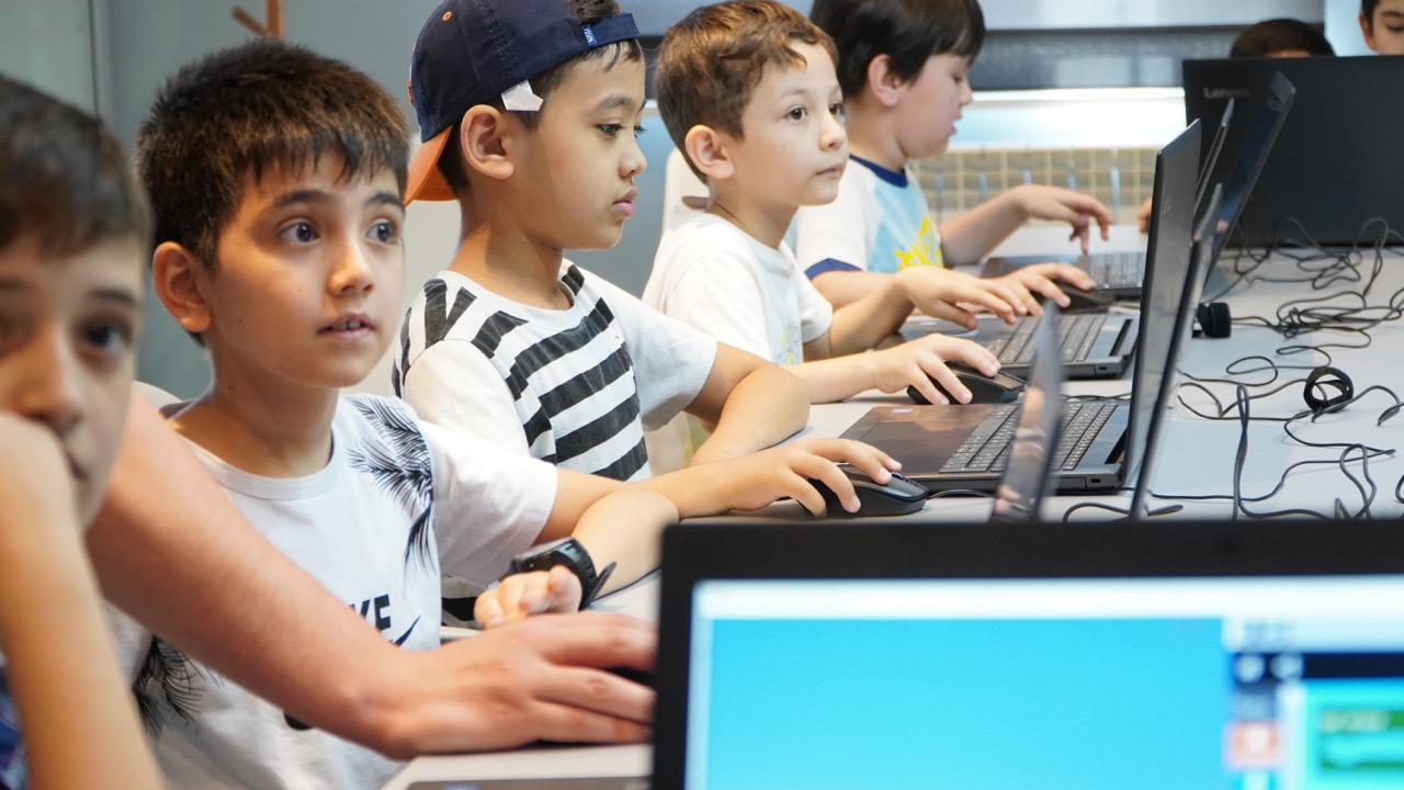 Европейская школа программирования для детей Hello IT теперь в Узбекистане