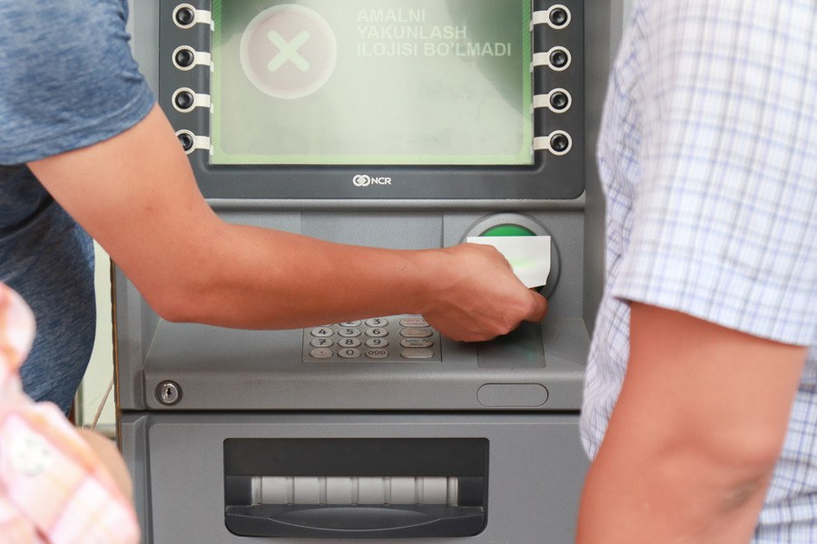 Переодически неработающим в метро банкоматам нашли объяснение