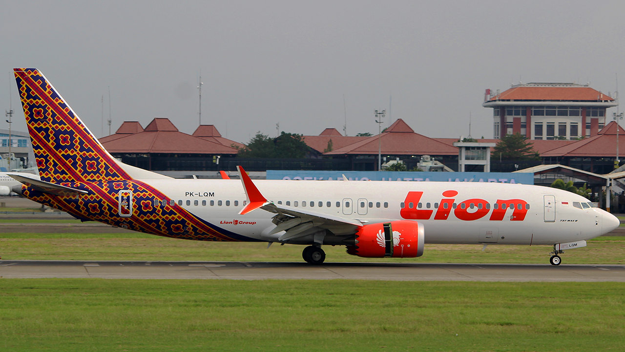 Раскрыты причины падения Boeing 737 Max 8 в Индонезии