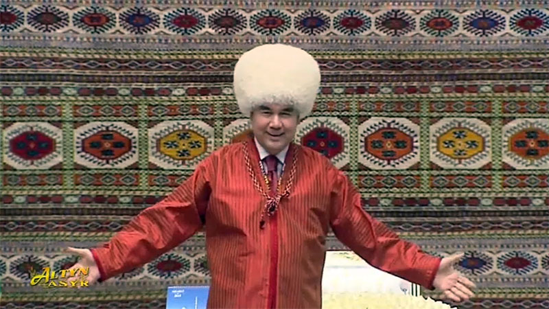 Граждане Туркменистана засыпали просьбами вручить президенту звание «Почетного старейшины»