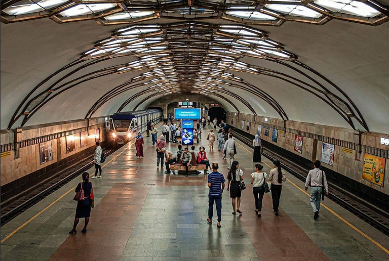 На всех станциях ташкентского метро заработал Wi-Fi