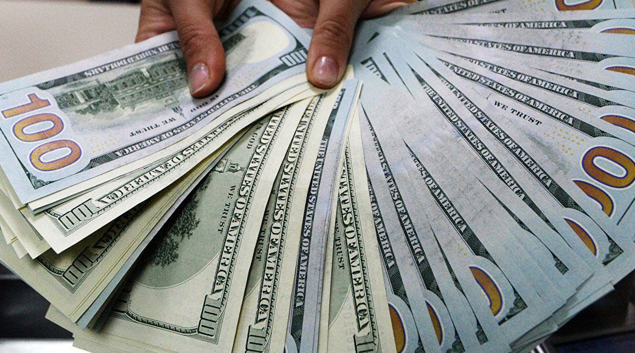 Центробанк объяснил повышенный спрос узбекистанцев на хранение денег в долларах