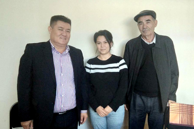Помещенная в психдиспансер блогер Нафосат Оллашукурова встретилась с представителями омбудсмена