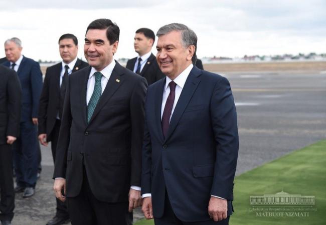 Шавкат Мирзиёев поговорил с президентом Туркменистана 