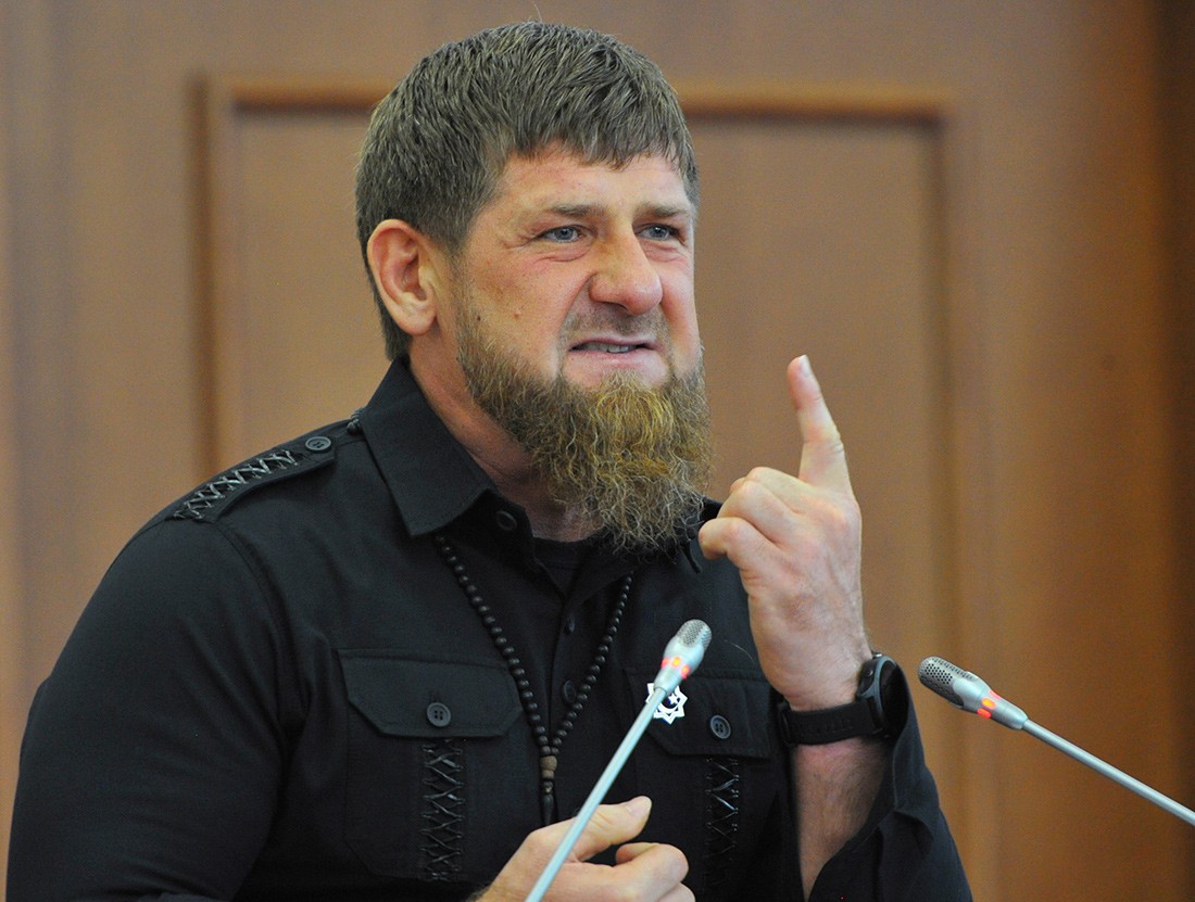 «Если мы не остановим их, убивая, сажая, пугая, ничего не получится» - Кадыров об интернет-пользователях оскорбляющих честь людей