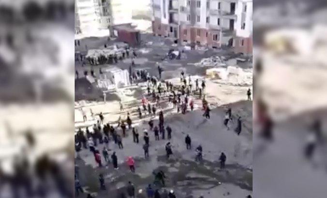 В Самарканде произошла массовая драка между десятью строителями