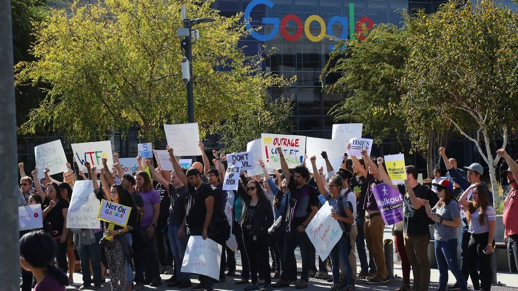 Протестовавшие из-за политики руководства сотрудники Google лишились работы