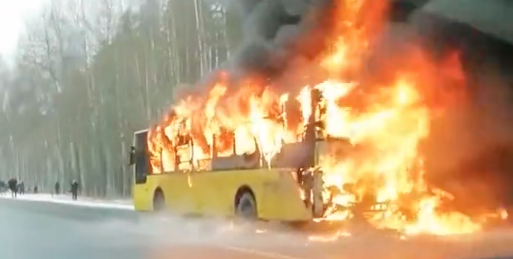 Узбекистанец спас десятки человек из горящего автобуса в Санкт-Петербурге