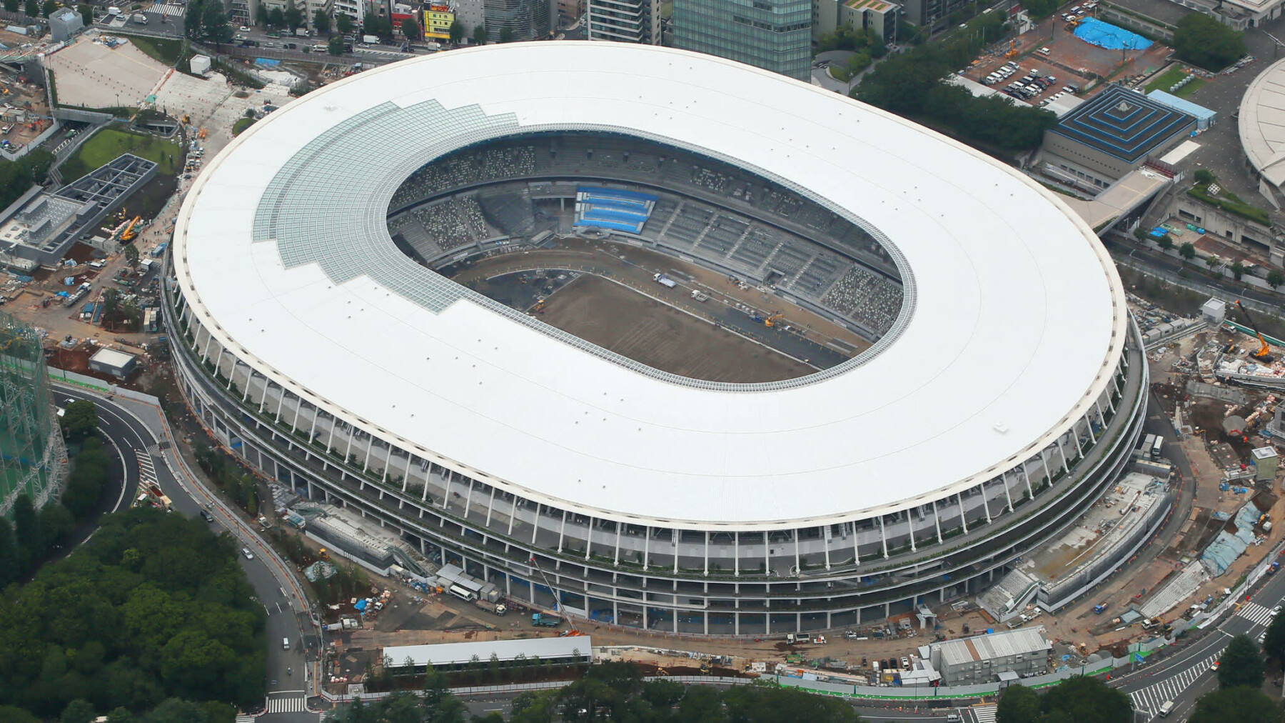 В Токио завершили строительство стадиона к Олимпиаде-2020