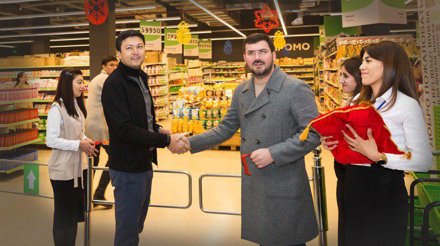 В ТРЦ Riviera открылся новый супермаркет сети Makro