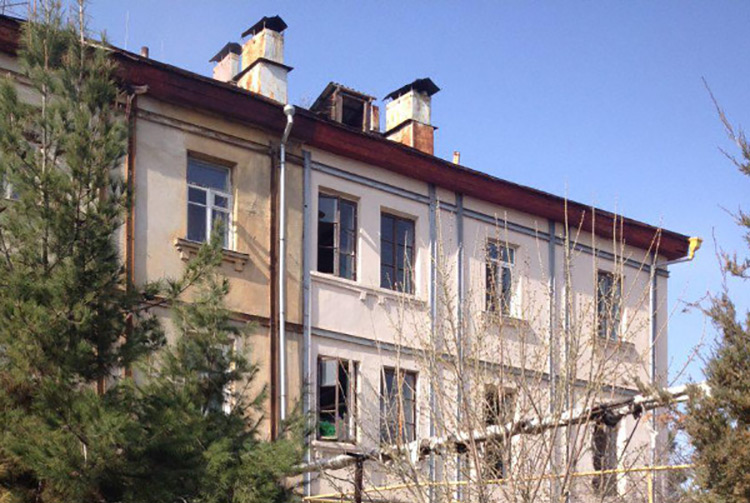 В Ташкенте четырехлетний ребенок погиб, выпав с четвертого этажа жилого дома