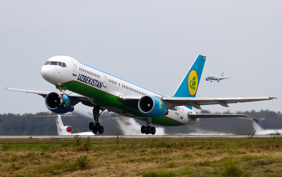 В Ташкент прибывает ещё один самолет с пассажирами из Ухани